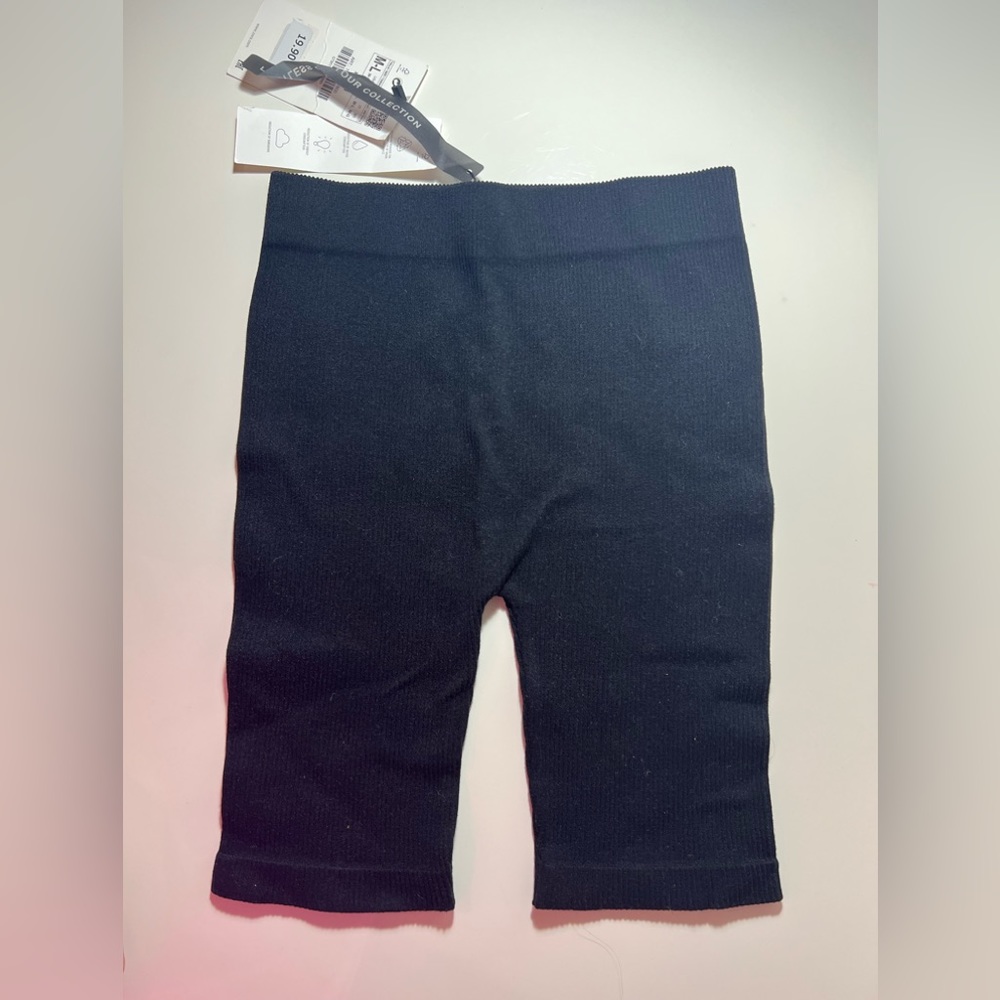 zara ribbed biker shorts
